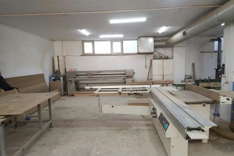 Atölyenin üretim alanı ve makine parkuru